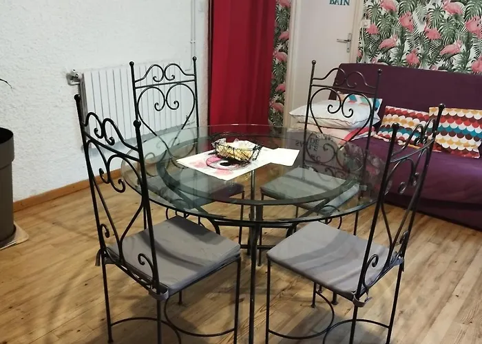 Jolie En Rez De Chaussee דירה *